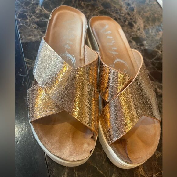 GORGEOUS Rose Gold Cross Front Strap Sliders! - Picture 1 of 12
